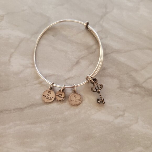 🔑 Alex and Ani Silver Key Expandable Charm Bracelet 🔑 - Picture 2 of 3